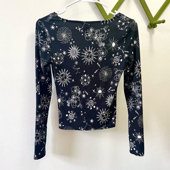 Early 00s Vintage 🌖 Rue21 Celestial Print Lace Trim Top - Picture 4 of 4